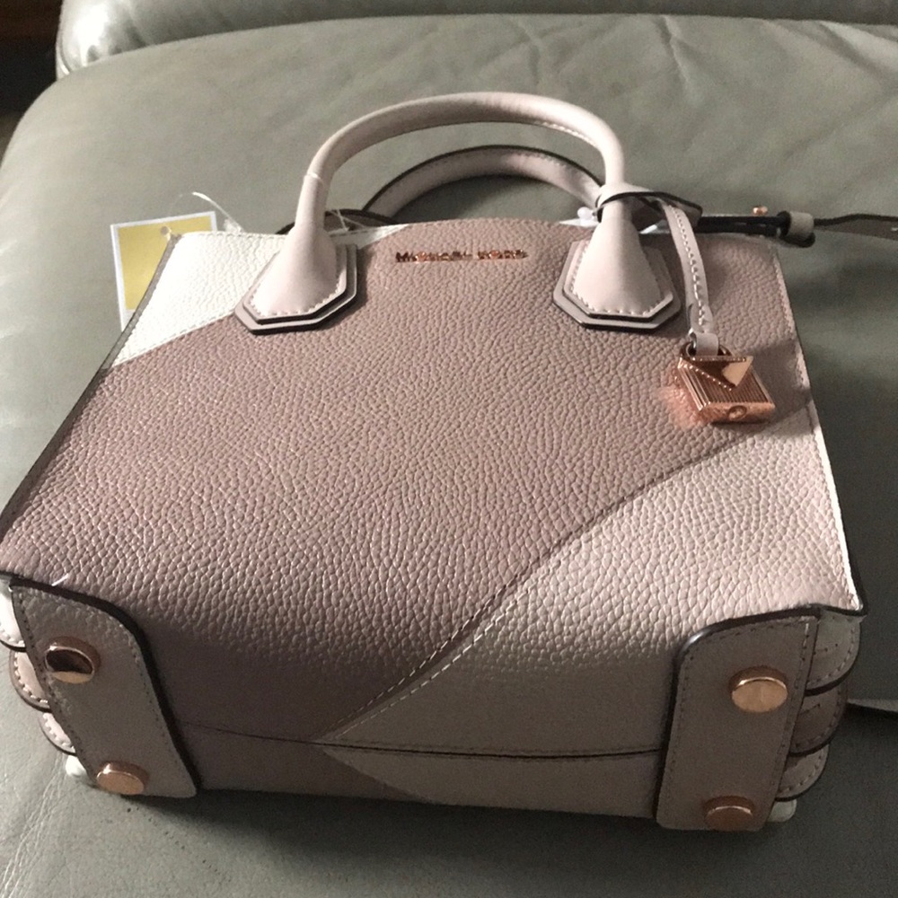 MICHAEL KORS Mercer MD Acrdion Messenger satchel - Picture 4 of 8